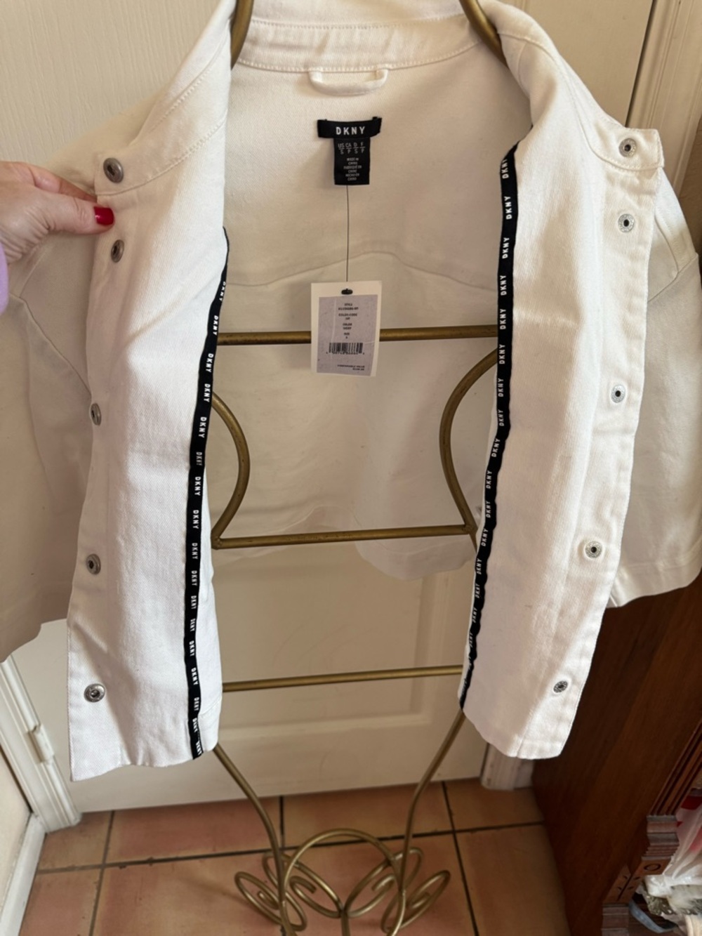DKNY White Cropped Snap-Front Jacket - Picture 3 of 11